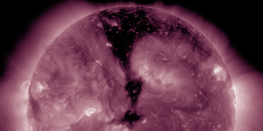 Equatorial coronal hole faces Earth