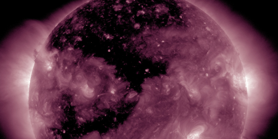 Massive coronal hole faces Earth